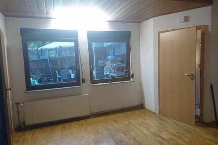 Wohnung Idstein - 3 Zimmer, 100 m&sup2;, 1.000&euro; | Angebot:24788537