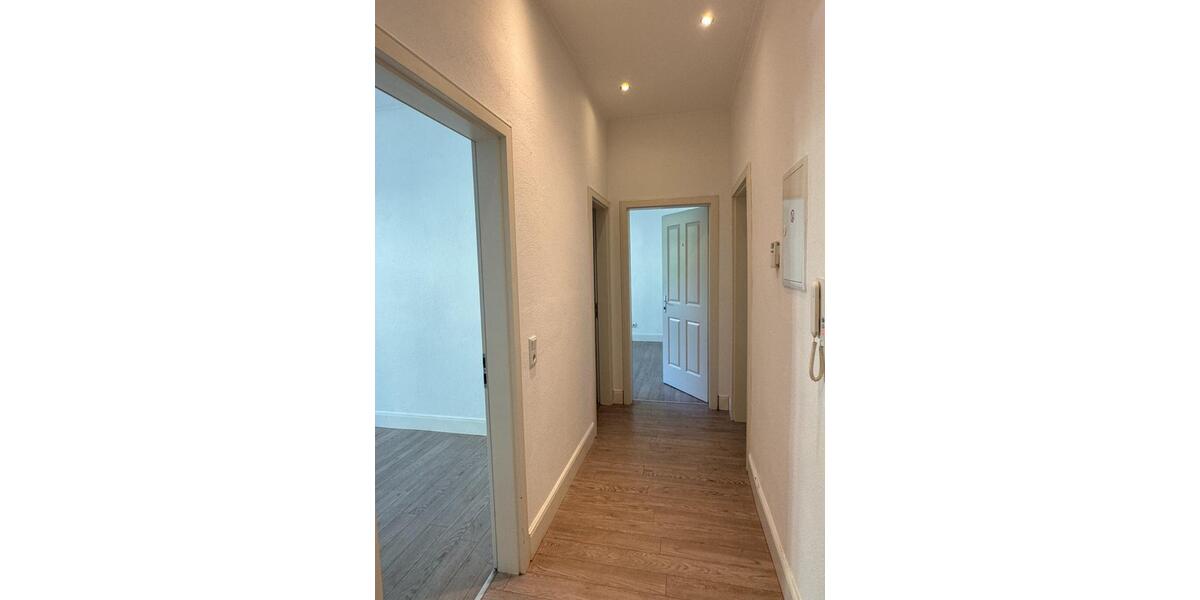 Freundliche Altbauwohnung mit zwei Balkonen in Wiesbaden-Westend 2 zimmer