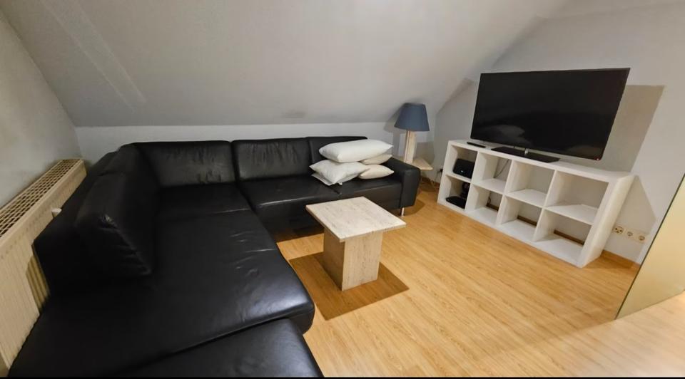 Dachgeschoßwohnung Wiesbaden Biebrich - 2.5 Zimmer, 80 m&sup2;, 1.400&euro; | Angebot:25365786