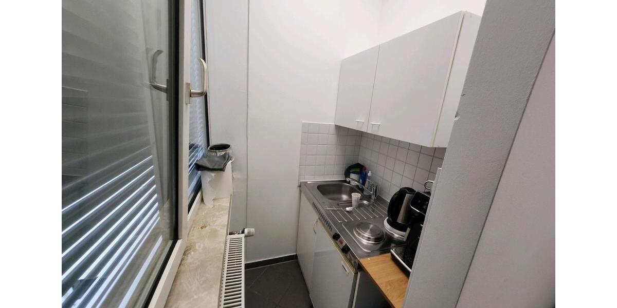 Nachmieter für Komplett eingerichtetes Beauty- & Friseurstudio – sofort starten zimmer