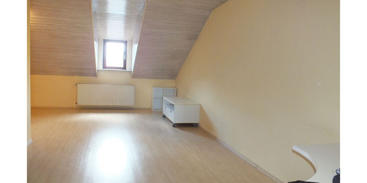 1 Zimmer Dachgeschosswohnung mit ca. 37m² Wohnfläche mit Küche und Bad. - Dachgeschoßwohnung Nauheim | Angebot:27463661