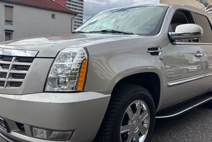 Cadillac Escalade 271.700 km 12.450 € Neu Isenburg 63263