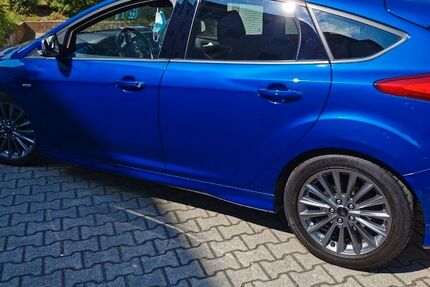 Ford Focus 98.100 km 11.000 € Eschborn 65760