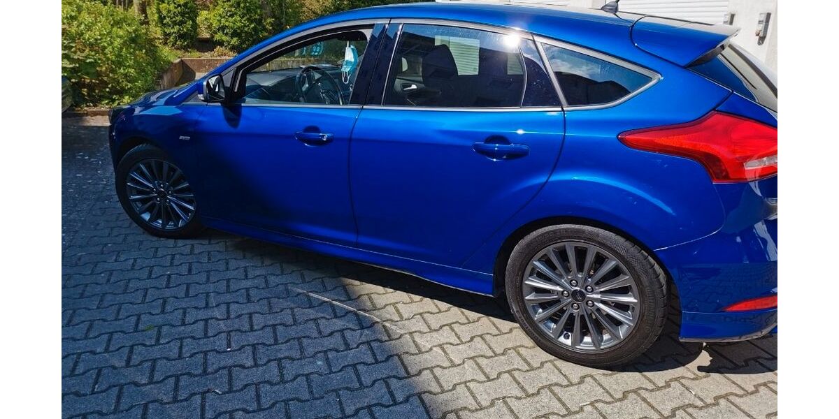 Ford Focus 98.100 km 11.000 € Eschborn 65760