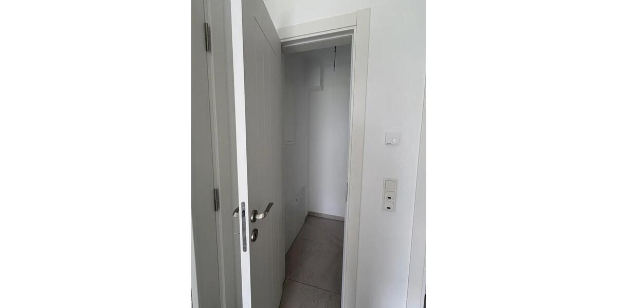 Erdgeschoßwohnung Wiesbaden Mainz-Amöneburg - 4 Zimmer, 95 m&sup2;, 1.900&euro; | Angebot:26195939