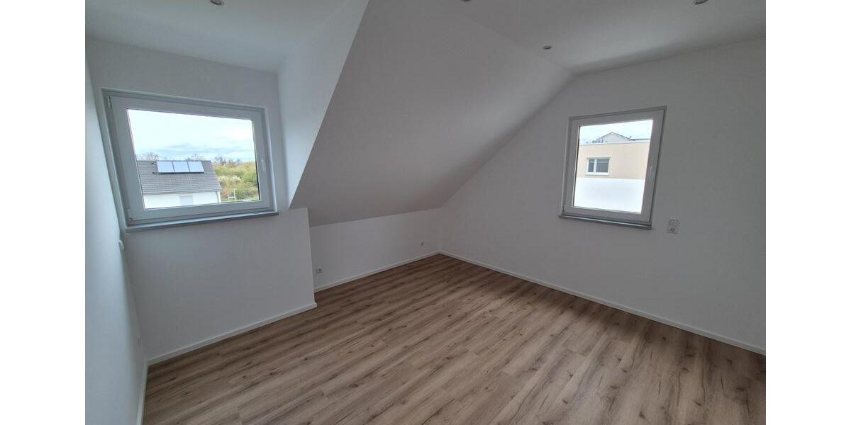 Dachgeschoßwohnung Mörfelden-Walldorf Walldorf - 3 Zimmer, 85 m&sup2;, 1.700&euro; | Angebot:26314682