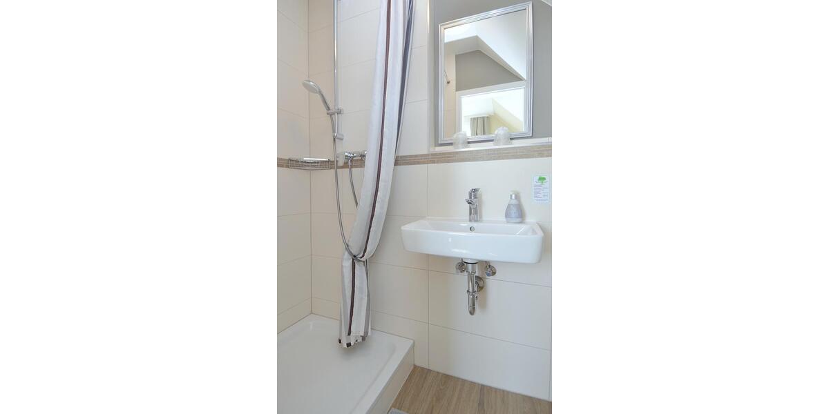 Etagenwohnung Mainz Laubenheim - 1 Zimmer, 16 m&sup2;, 660&euro; | Angebot:26180805
