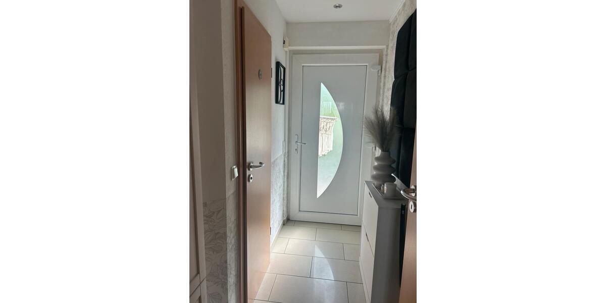 Reihenhaus Wiesbaden Biebrich - 5 Zimmer, 120 m&sup2;, 2.250&euro; | Angebot:26320830