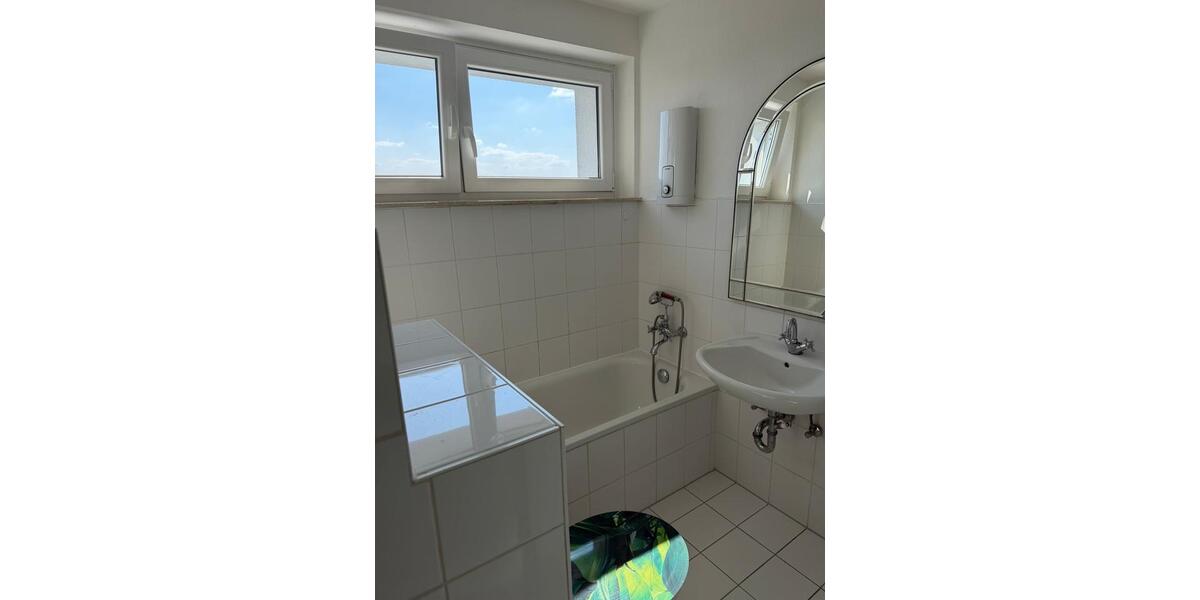 Etagenwohnung Steinbach (Taunus) - 4 Zimmer, 94 m&sup2;, 1.450&euro; | Angebot:25875044