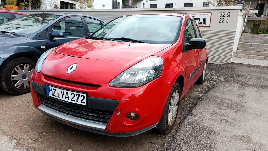 Renault Clio 176.530 km 2.300 &euro; Mainz 55130