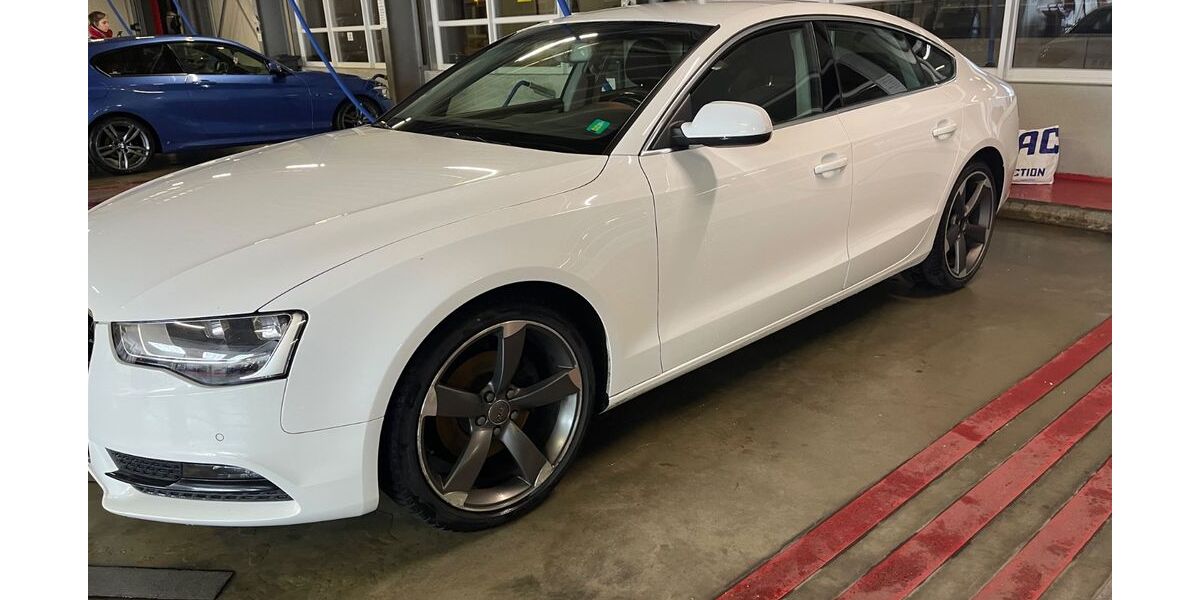 Audi A5 152.000 km 12.900 &euro; Büttelborn 64572