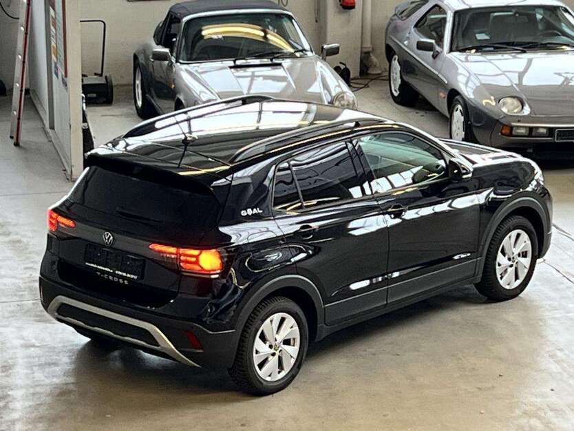 VW T-Cross 7.655 km 21.900 € Frankfurt/Main 60388
