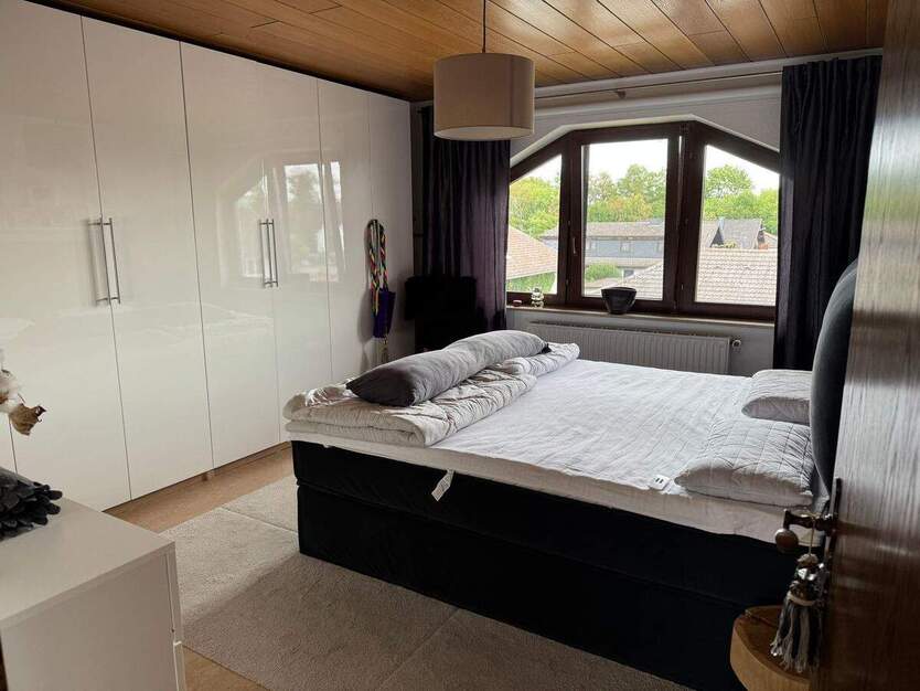 RESERVIERT !!Große Dachgeschoßwohnung - 2 Zimmer - 2 zimmer