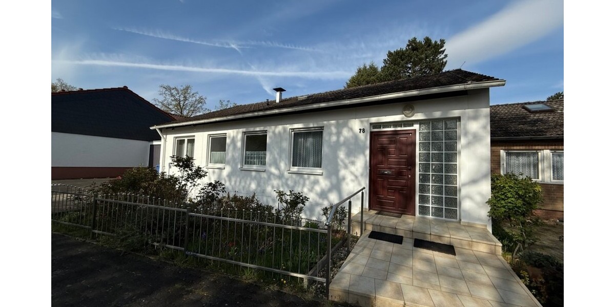 Schwalbach: Ruhig wohnen am Grüngürtel – Bungalow mit großem Garten und vielseitigem Raumangebot - Bungalow Schwalbach | Angebot:26534677