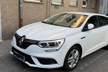 Renault Megane 22.254 km 15.900 € Wiesbaden 65201