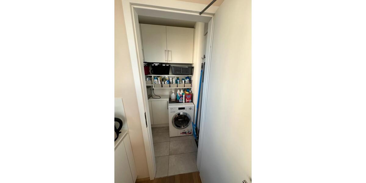 Hochwertige teilmöblierte 3-Zimmer-Etagenwohnung mit Balkon! 3 zimmer