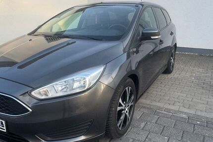 Ford Focus 130.000 km 7.400 &euro; Wiesbaden 65195