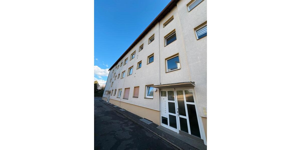 Dachgeschoßwohnung Hofheim am Taunus - 3.5 Zimmer, 68 m&sup2;, 1.300&euro; | Angebot:25520130