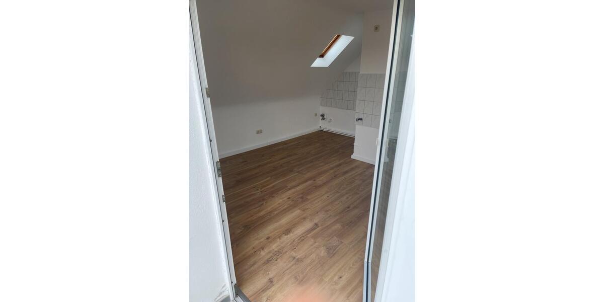 Dachgeschoßwohnung Bischofsheim - 2 Zimmer, 39 m&sup2;, 750&euro; | Angebot:26477125