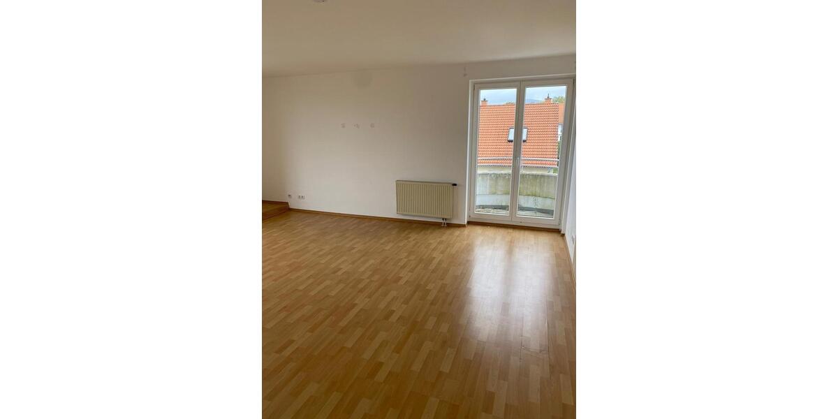 Dachgeschoßwohnung Liederbach am Taunus - 3 Zimmer, 82 m&sup2;, 1.020&euro; | Angebot:26415771