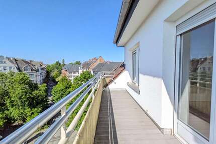 Wohnung Wiesbaden Biebrich - 3 Zimmer, 82 m&sup2;, 1.100&euro; | Angebot:26477443
