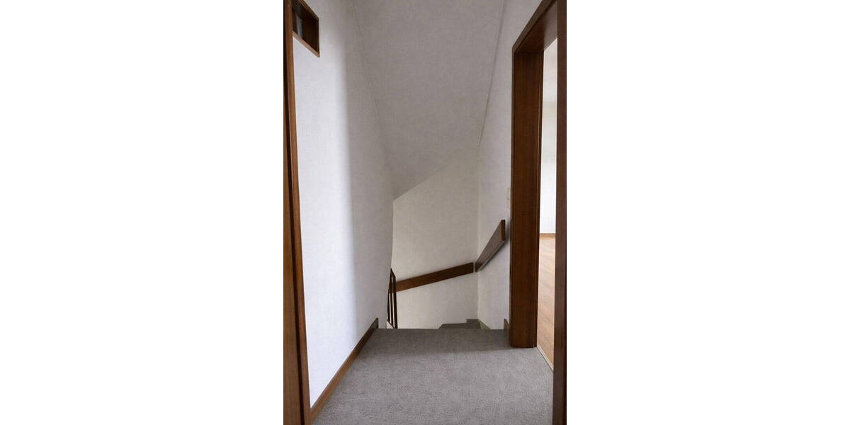 Reihenendhaus Wiesbaden Nordenstadt - 6 Zimmer, 150 m&sup2;, 580.000&euro; | Angebot:25720800