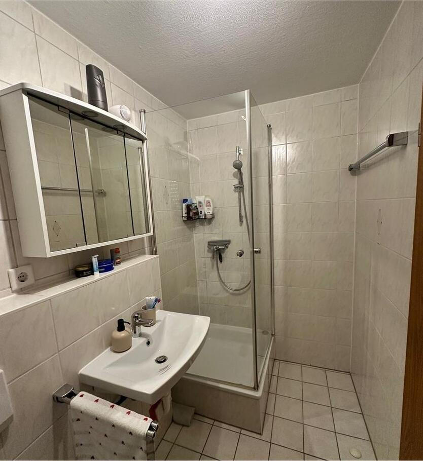 Gemütliche 1-Zimmer Wohnung mit EBK in Nieder Olm zimmer