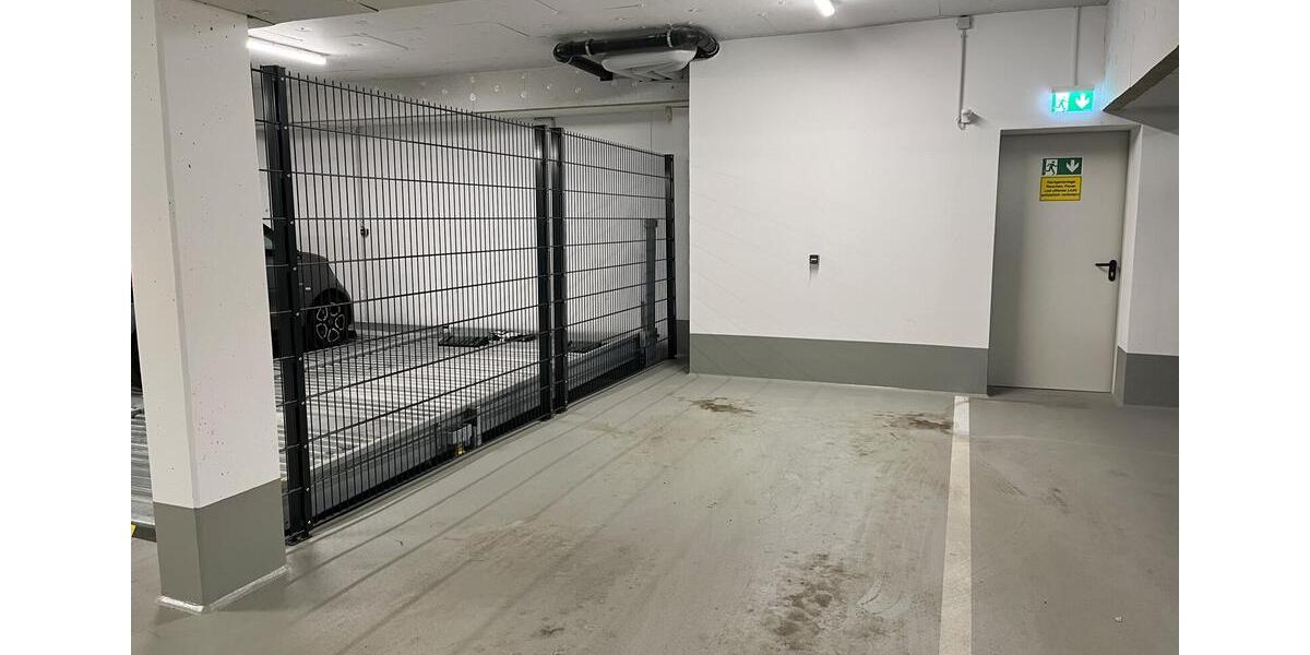 Dachgeschoßwohnung Wiesbaden Mainz-Kastel - 4 Zimmer, 131 m&sup2;, 2.300&euro; | Angebot:24980383