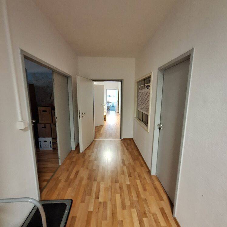 Ffm.-Griesheim: Bürofläche ca. 250 m² - Flughafen und Messe schnell erreichbar