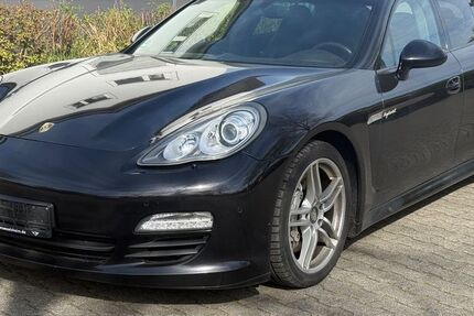 Porsche Panamera 216.000 km 22.333 &euro; Rüsselsheim 65428