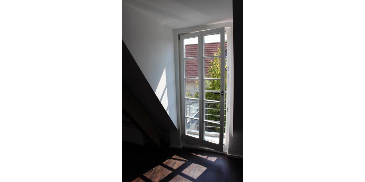 Dachgeschoßwohnung Idstein - 2 Zimmer, 82 m&sup2;, 1.130&euro; | Angebot:25759553