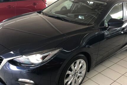 Mazda 3 83.500 km 13.910 € Wiesbaden 65199