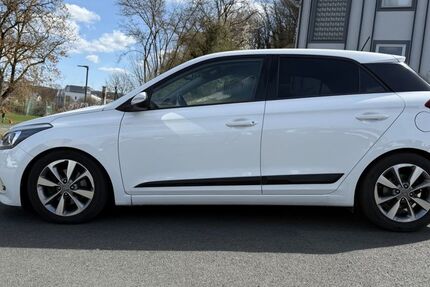 Hyundai i20 103.000 km 9.600 &euro; Niederselters 65618