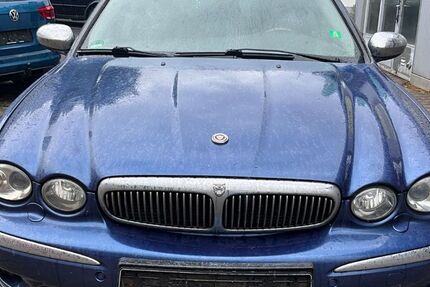 Jaguar X-Type 307.000 km 690 &euro; Wiesbaden 65199
