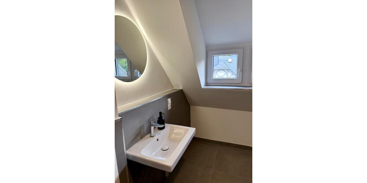 Charmante 2-Zimmer-Wohnung im Dachgeschoss, Erstbezug, top Lage 1 zimmer