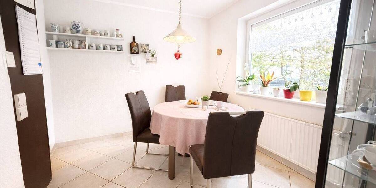 Reihenmittelhaus Wiesbaden Nordenstadt - 5 Zimmer, 100 m&sup2;, 595.000&euro; | Angebot:26028669