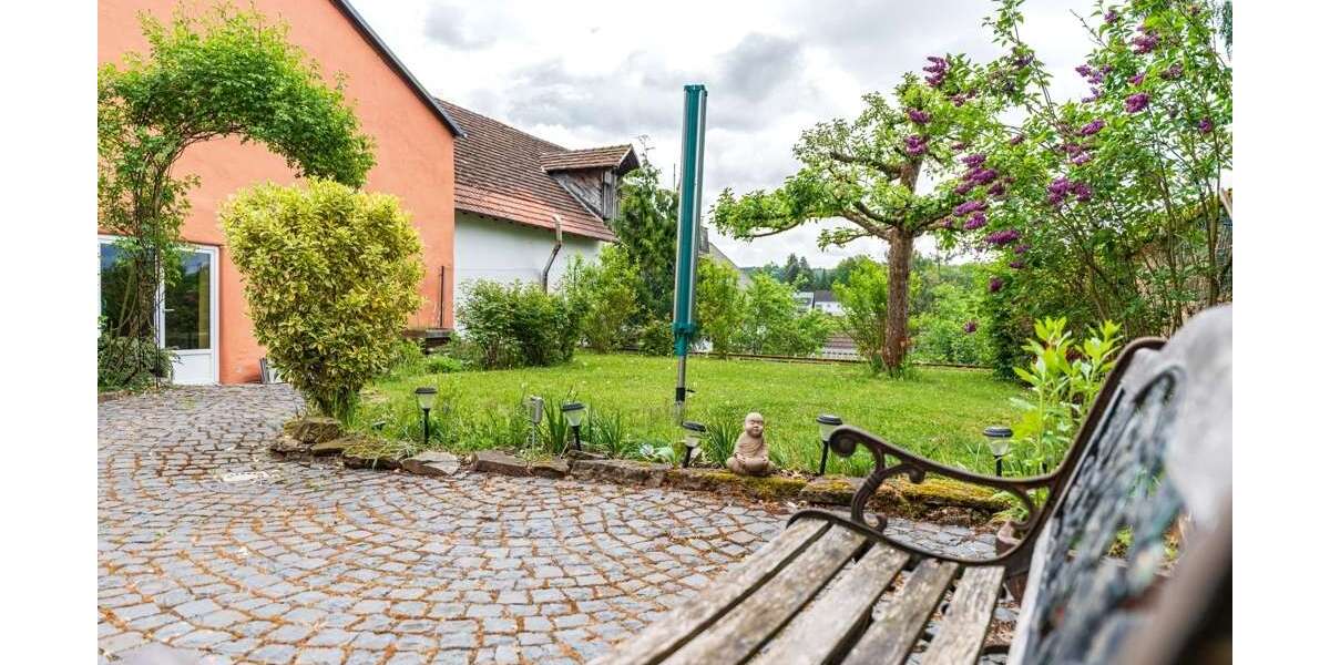 Einfamilienhaus Hünstetten / Ketternschwalbach Ketternschwalbach - 9 Zimmer, 321 m&sup2;, 397.000&euro; | Angebot:26815369