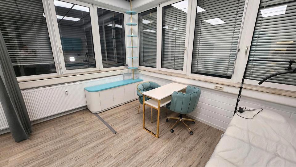 Nachmieter für Komplett eingerichtetes Beauty- & Friseurstudio – sofort starten zimmer