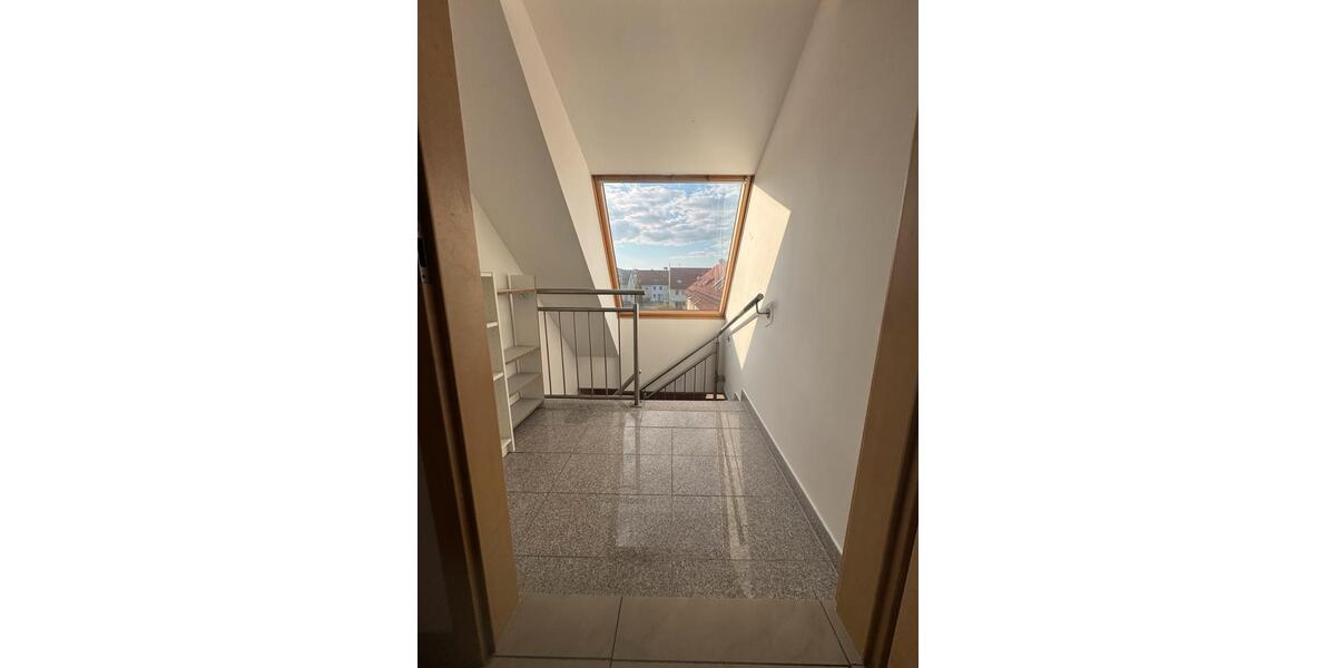 Dachgeschoßwohnung Raunheim - 2 Zimmer, 58 m&sup2;, 1.100&euro; | Angebot:26661967