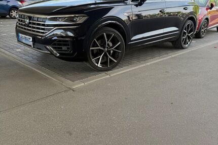 VW Touareg 100.092 km 44.500 &euro; Wiesbaden 65197