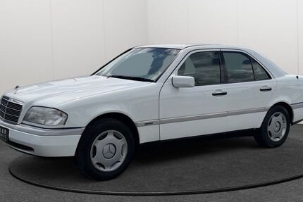 Mercedes-Benz C 180 92.000 km 4.890 &euro; Oestrich-Winkel 65375