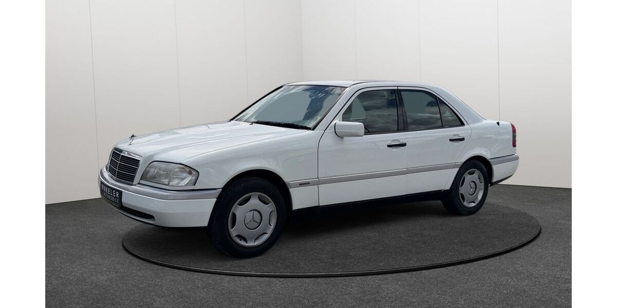 Mercedes-Benz C 180 92.000 km 4.890 &euro; Oestrich-Winkel 65375