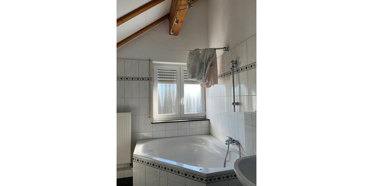 Reihenhaus Hofheim am Taunus - 7 Zimmer, 160 m&sup2;, 3.500&euro; | Angebot:25282043