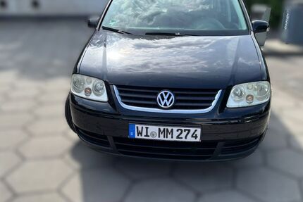 VW Touran 183.545 km 3.200 &euro; Wiesbaden 65183