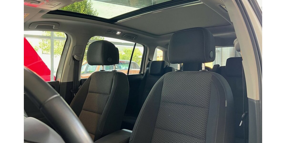 VW Touran Comfortline BMT Start-Stopp 7 Sitzer *Pano* 75.850 km 27.499 &euro; Mainz-Kostheim 55246