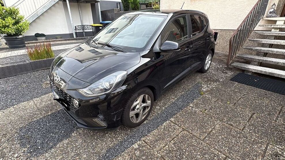 i10