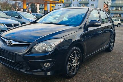 Hyundai i30 87.000 km 5.500 &euro; Wiesbaden 65187