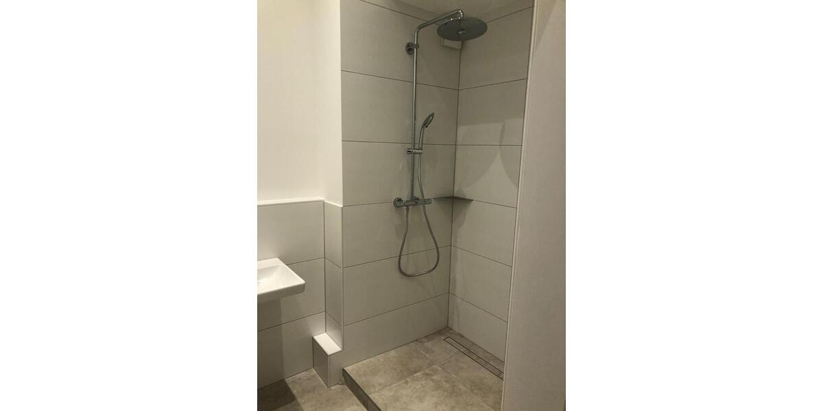 Etagenwohnung Wiesbaden Klarenthal - 5 Zimmer, 125 m&sup2;, 2.200&euro; | Angebot:26404973