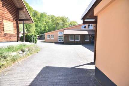 Haus zum Mieten in Niedernhausen 1.490 € 147 m²