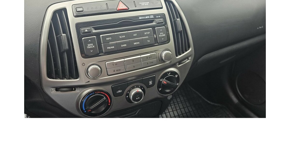 Hyundai i20 Trend + Klima+ Inspektion + TÜV + NEU + 146.531 km 5.945 &euro; Schwalbach/Taunus 65824